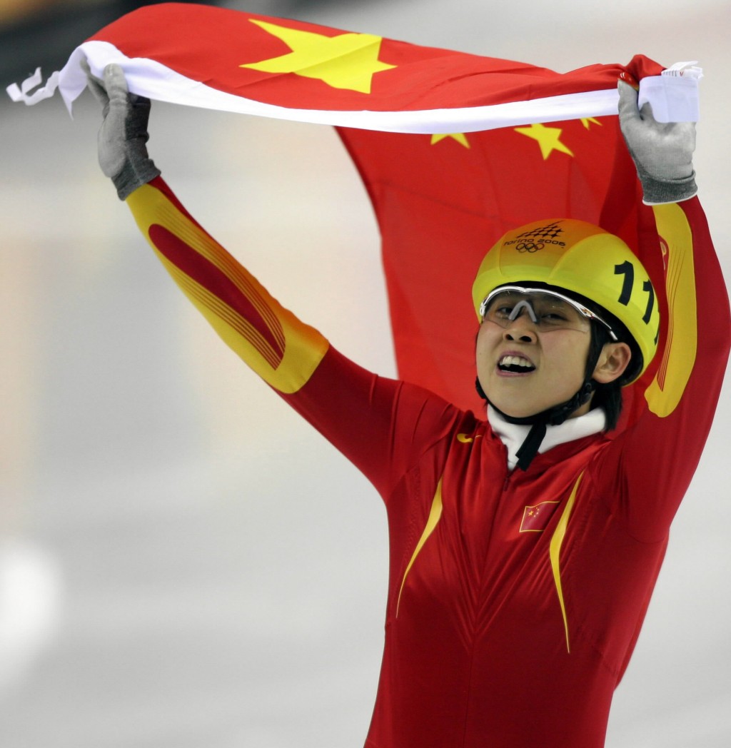 王濛在2006都靈冬奧會短道速滑女子500米決賽中奪得金牌。新華社