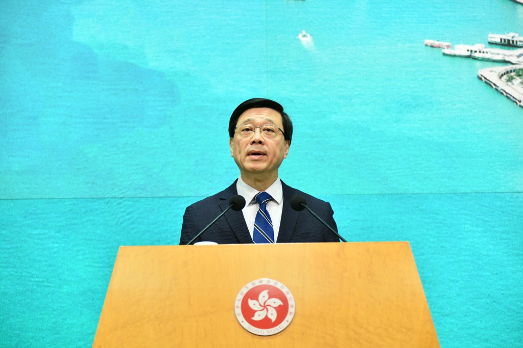 行政长官李家超今早（30日）表示，最低工资委员会提交了报告，一有决定后会即时向大众公布。 