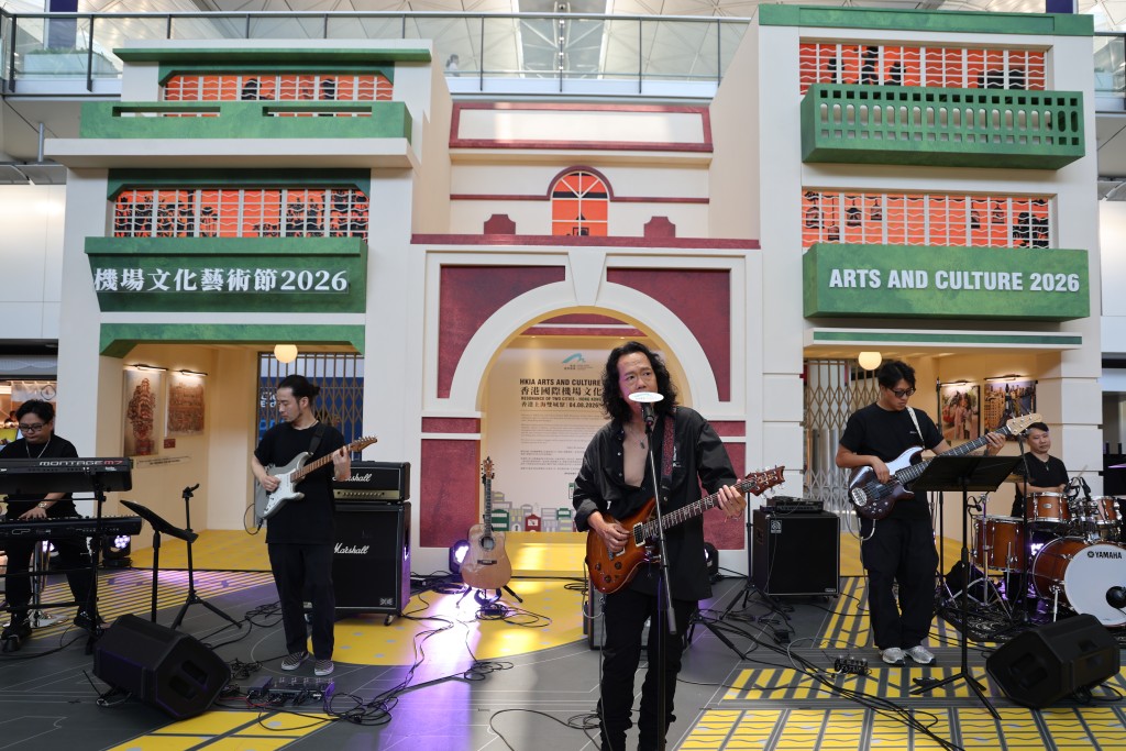Joey Tang現場表演多首經典金曲。 Joey Tang現場表演多首經典金曲。