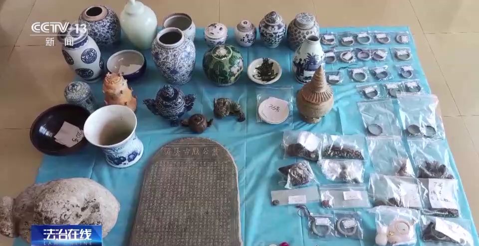 历经一年多的缜密侦查，这个盗掘古墓葬的系列案件最终得以侦破，警方先后共抓获涉案犯罪嫌疑人42名，查获涉案文物共计160余件。