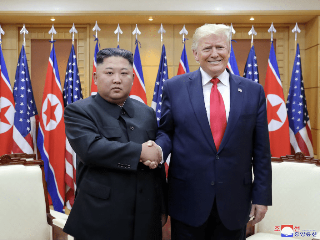 专家又指，北韩背后拥有中、俄两大国在军事与外交上的强大支撑，令华府难以轻举妄动。路透社