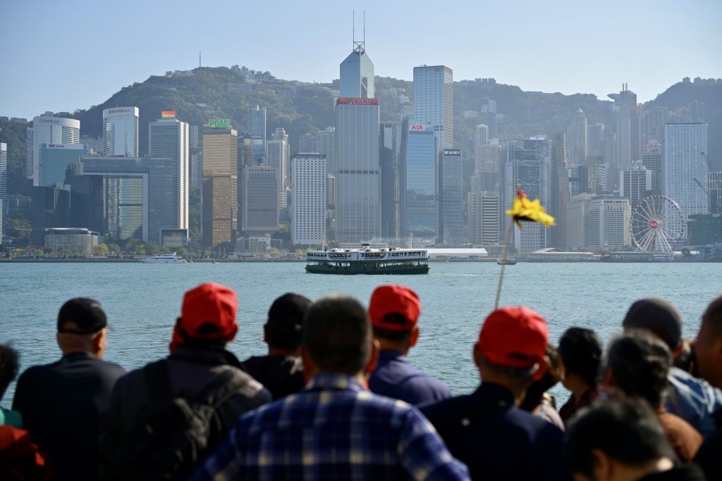 天文台預料高空反氣旋會在本周中期減弱,而低壓槽會在本周後期為華南帶來幾陣驟雨。 天文台預料高空反氣旋會在本周中期減弱,而低壓槽會在本周後期為華南帶來幾陣驟雨。
