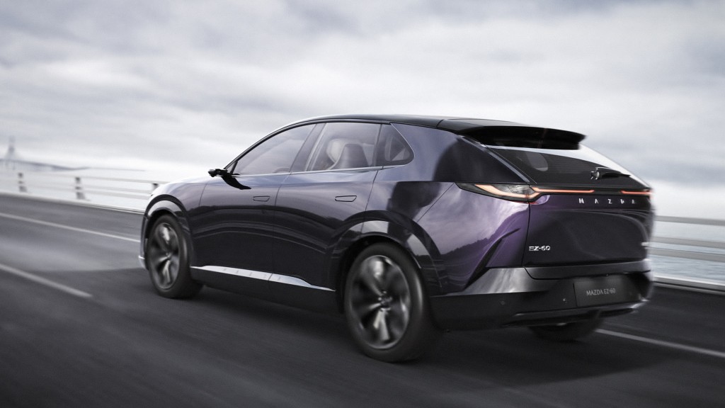 萬事得Mazda EZ-60電動SUV驚艷登場:目前有關EZ-60的動力規格資料有限,只知純電SUV的CLTC續航力約600km,PHEV車型則超過1,000km。