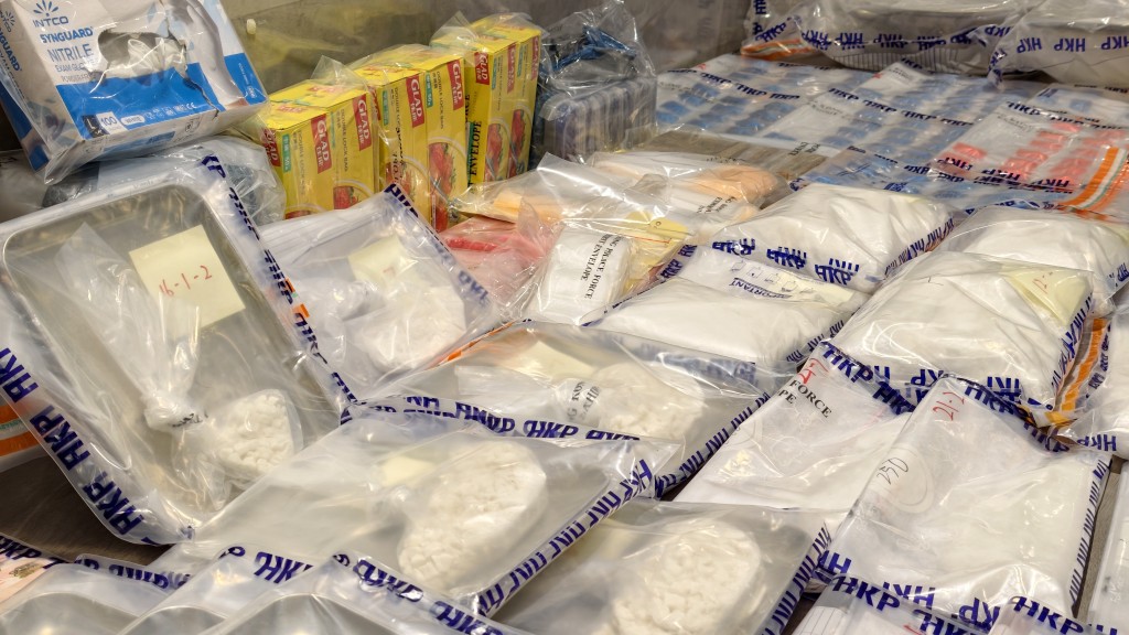 警方檢獲的毒品包括可卡因、冰毒、霹靂可卡因及氯胺酮等。 警方檢獲的毒品包括可卡因、冰毒、霹靂可卡因及氯胺酮等。