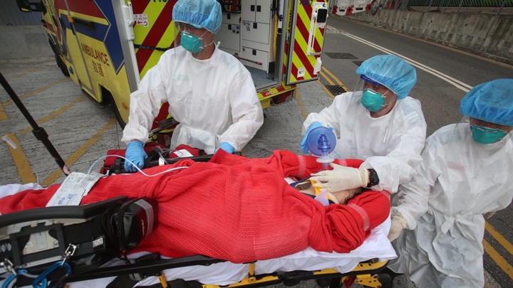 墮樓女子被送到聯合醫院搶救後證實不治。