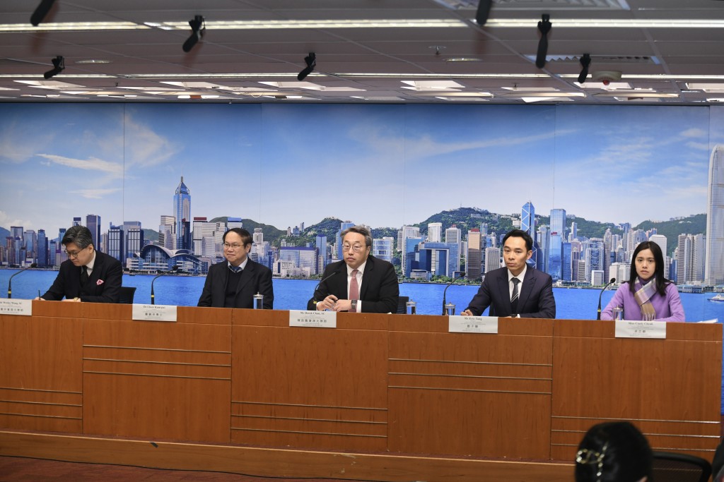 《依賴電腦網絡的罪行及司法管轄權事宜》報告書建議針對五類涉及電腦網絡的罪行立法。