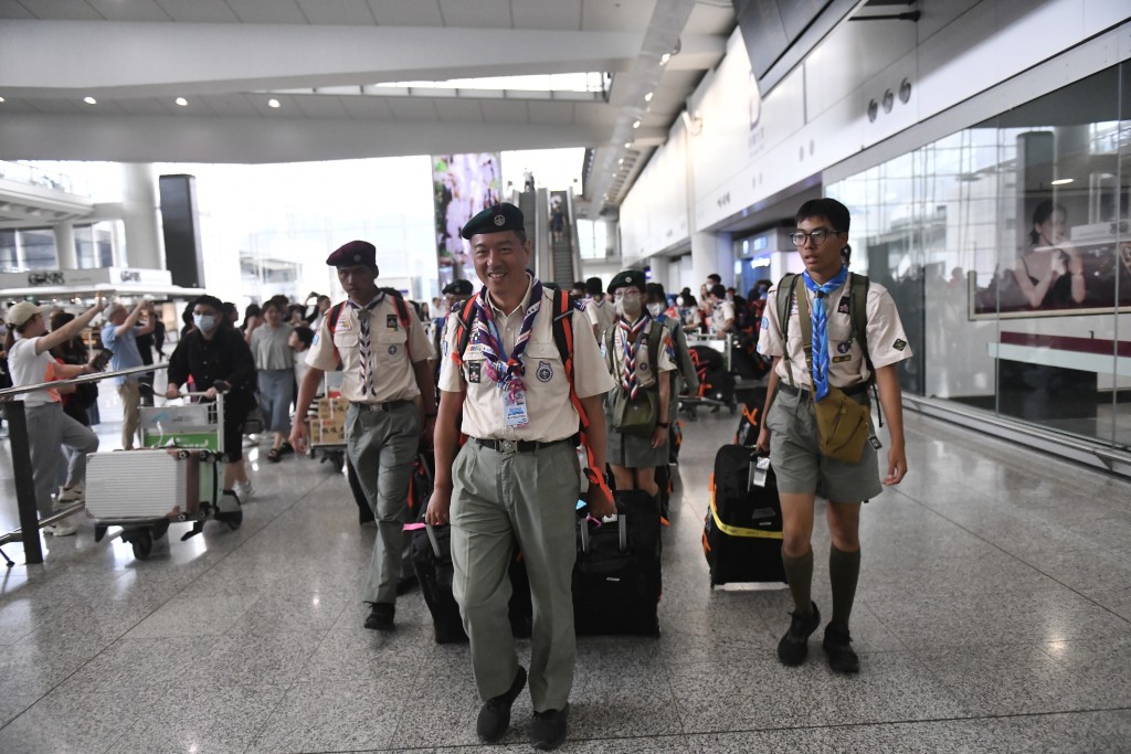 參加世界童軍大露營的香港童軍返港。陳極彰攝
