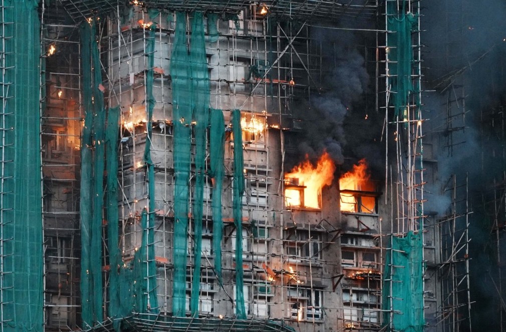 政府在大埔宏福苑火災後，計劃全面禁止地盤吸煙。資料圖片