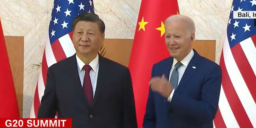 習近平和拜登在印尼會面。