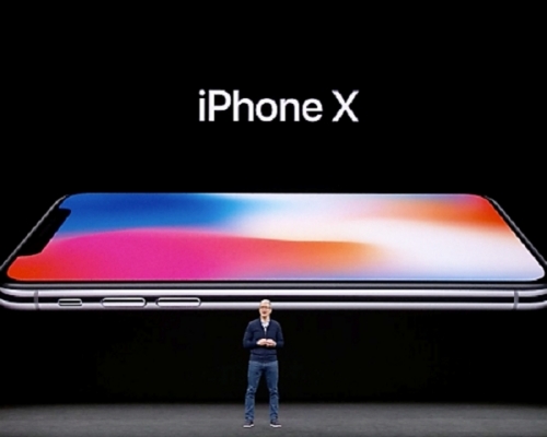 美國蘋果公司在香港時間凌晨2時許正式公布iPhoneX(讀音。iPhone Ten)