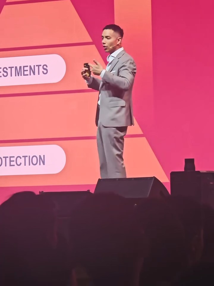 受邀成為活動演講者,足以證明施雋賢的卓越成就備受公司肯定。 受邀成為活動演講者,足以證明施雋賢的卓越成就備受公司肯定。