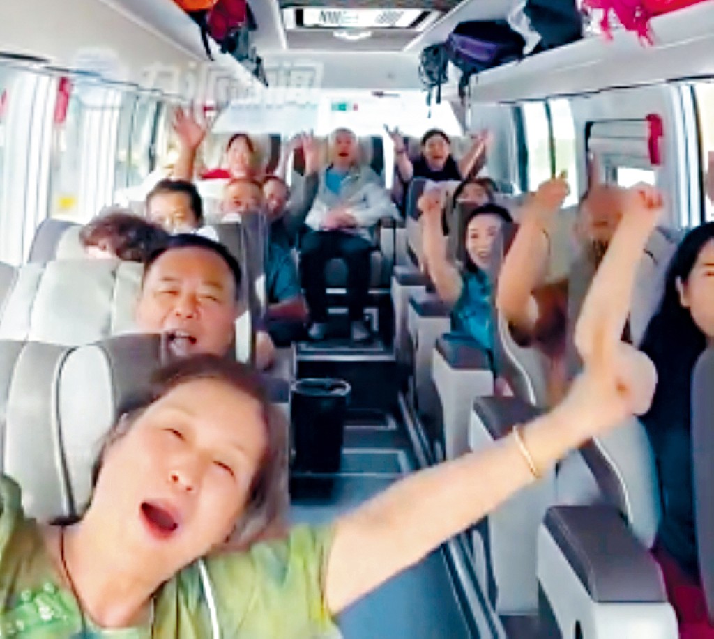 乘坐該巴士的多為退休中老年人。