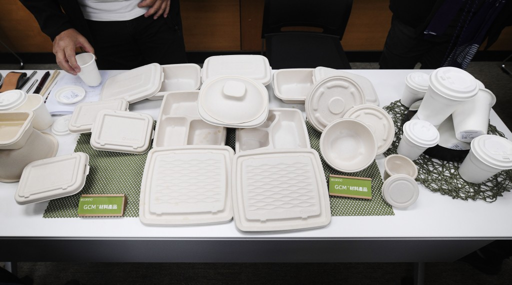 纸餐具可因应食肆的要求而度身订制。