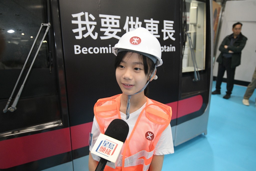 葉小朋友指,最吸引的是車長體驗,可以了解列車日常運作。 葉小朋友指,最吸引的是車長體驗,可以了解列車日常運作。