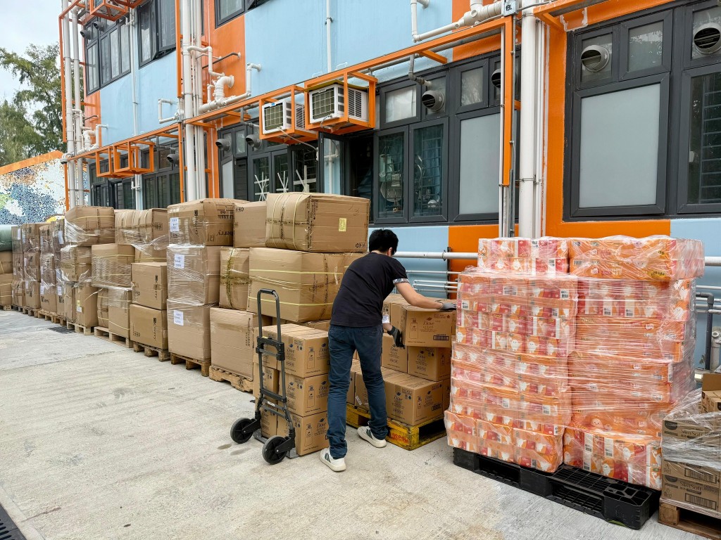 房屋局強調受影響的居民可以較長期入住過渡性房屋單位,政府會在住宿方面一直支援受影響居民,他們毋須擔心租金開支或居住期。資料圖片 房屋局強調受影響的居民可以較長期入住過渡性房屋單位,政府會在住宿方面一直支援受影響居民,他們毋須擔心租金開支或居住期。資料圖片