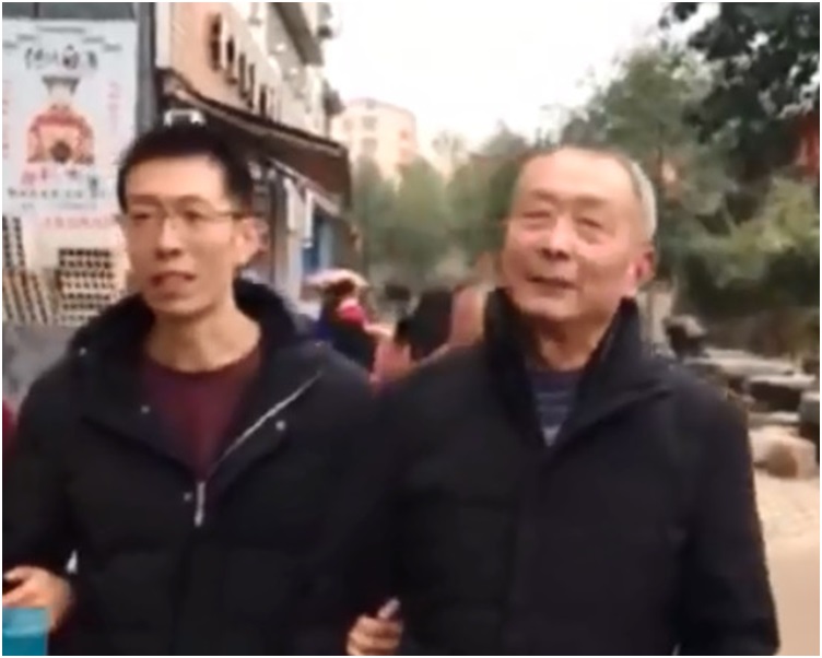 父子31年後終於重聚。