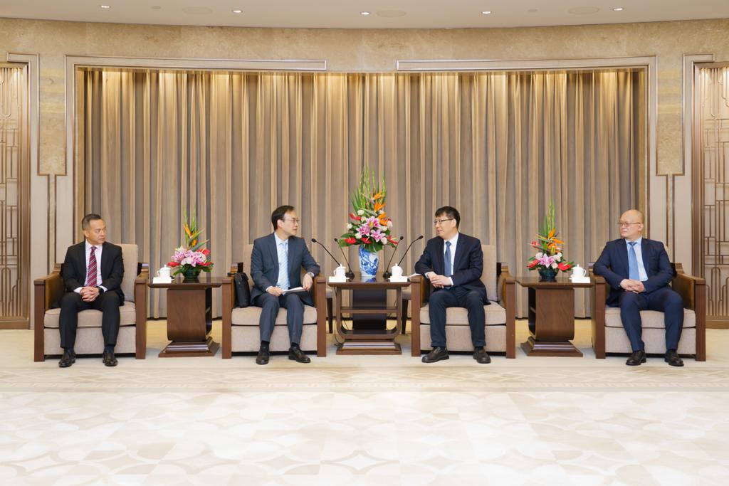 首長級公務員學員與上海市政府座談。
