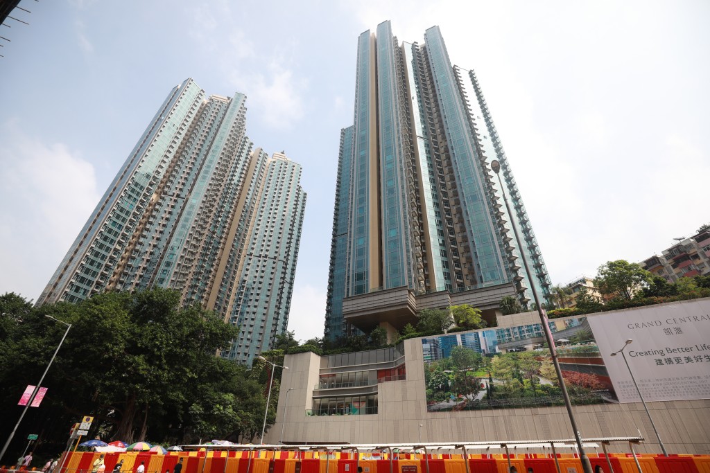 投資客趁低入市，1185萬購凱滙兩房。