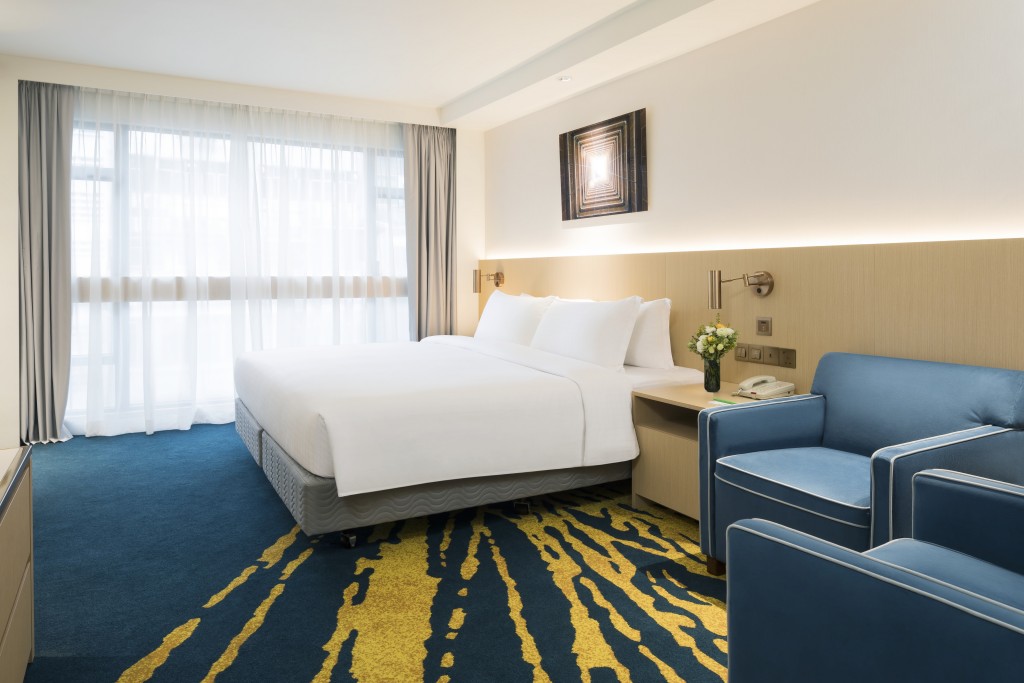 只需低至港币$1,000就可入住金域假日酒店全新装修的优尚豪华客房。