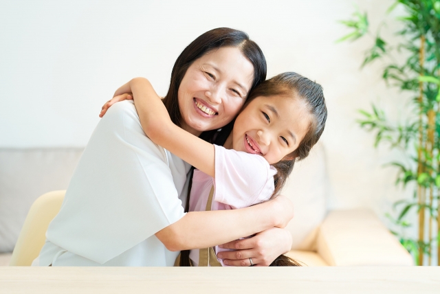 當孩子能在不舒服的情緒下依然完成任務，我們要即時肯定他。（圖片來源：PhotoAC）