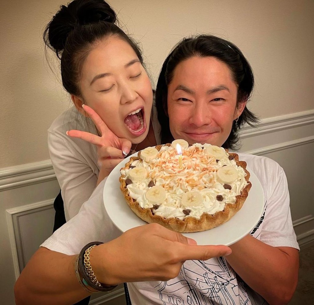 慶祝43歲生日。