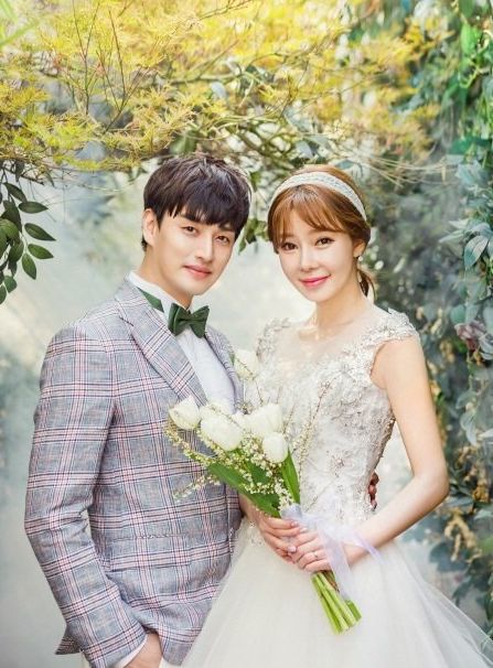 當年仍是U-KISS成員的Eli突然宣佈婚訊,令人錯愕。