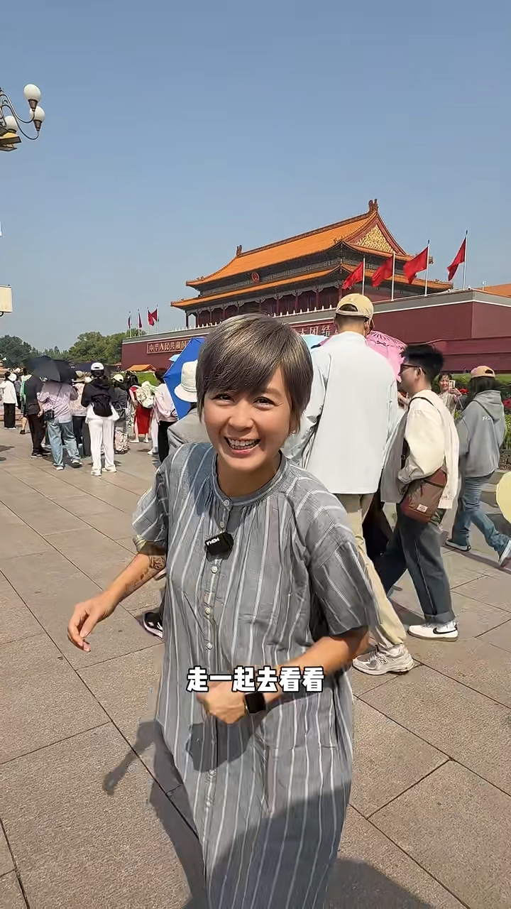 唐寧又曾到北京拍旅遊和美食片,結果惹來不少揣測。 唐寧又曾到北京拍旅遊和美食片,結果惹來不少揣測。