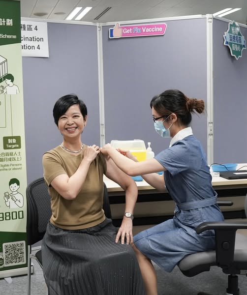 何永賢今日於政府總部外展站接種季節性流感疫苗。何永賢FB 何永賢今日於政府總部外展站接種季節性流感疫苗。何永賢FB