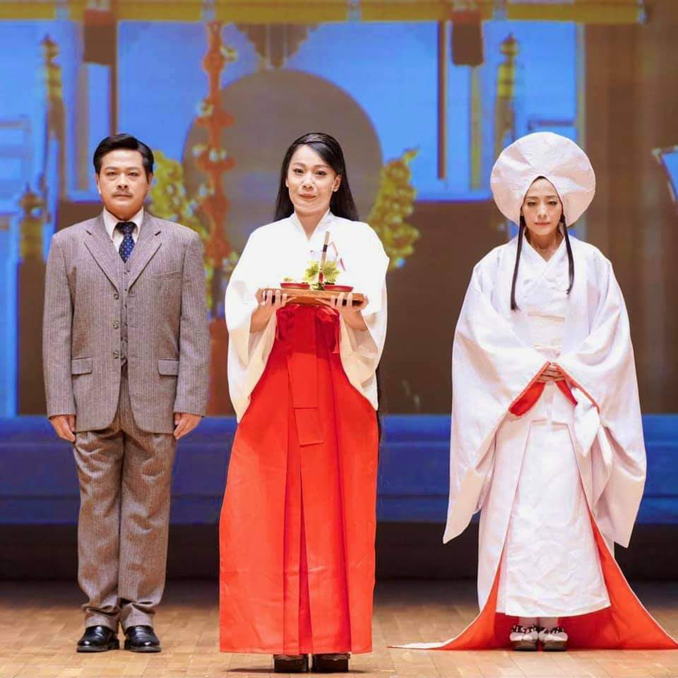 (左起)李潤祺、關凱珊及焦媛在劇中扮相