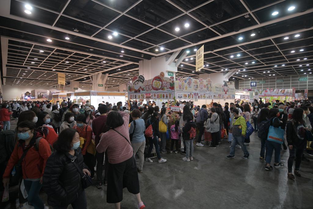 香港冬日美食节昨日于会展开锣，今日吸引逾千名市民入场消费。