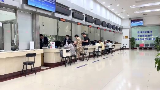 上海市黃浦區不動產登記中心建議施氏夫妻就事件報警追究。新聞坊＋