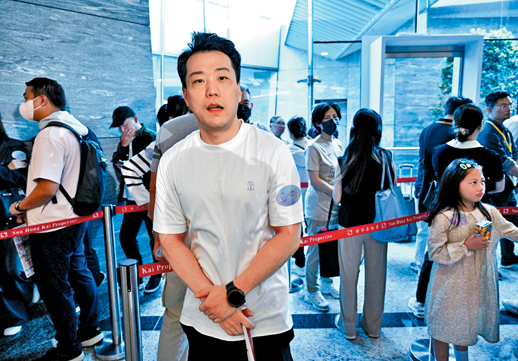 丁先生表示，斥資約3000萬購入3伙，除自住外，亦不排除考慮作投資之用。