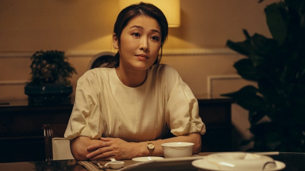 周励淇多年后再与郭富城合作,在《内幕》中演情侣。 周励淇多年后再与郭富城合作,在《内幕》中演情侣。