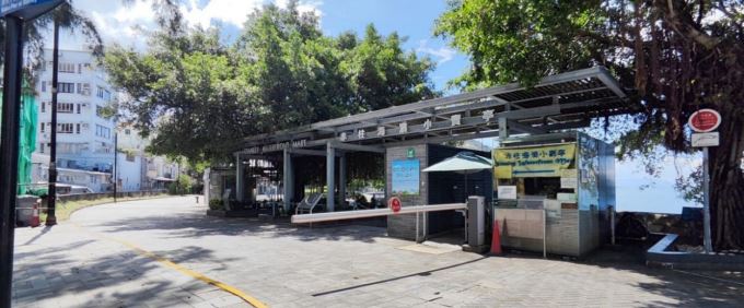 食環署對劃定小賣亭內某範圍作寵物友善休憩區的構思持開放態度。食環署文件