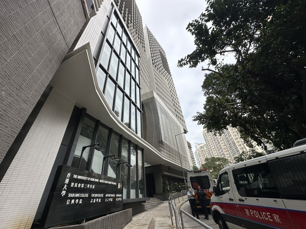 龍華街9號香港大學賽馬會第三學生村發生女生自殺亡事件。梁國峰攝