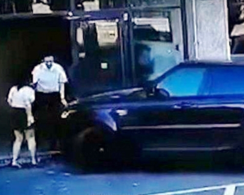 內地一名囂張女司機,3次駕車撞向陌生途人,致對方受輕傷。網圖