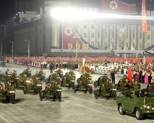 據報北韓閱兵儀式疑似爆發新冠疫情。AP資料圖片
