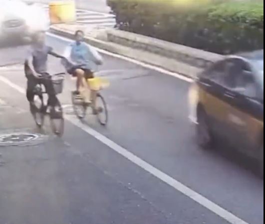 徐姓少女被男子李某某瘋狂「閘車」。抖音@洛視界