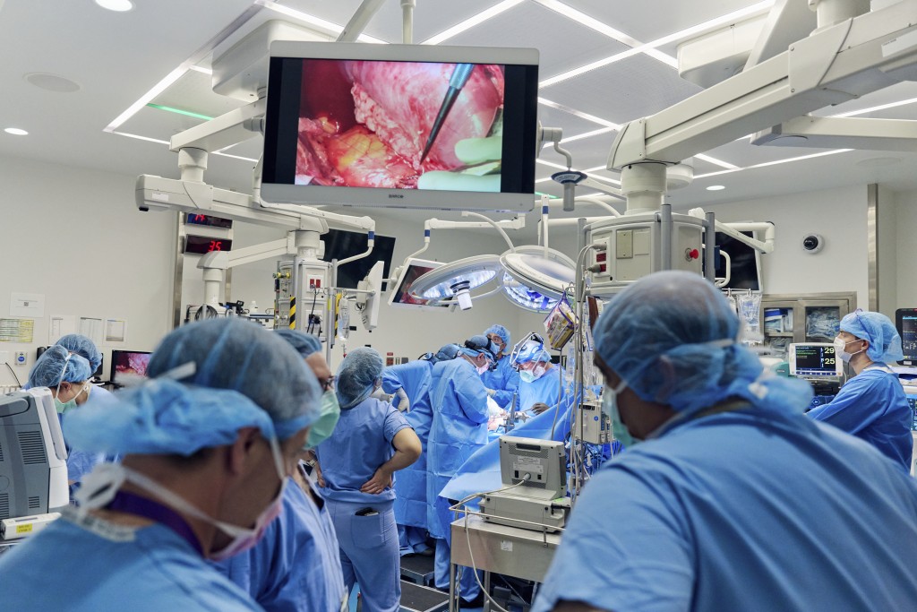手术在麻省总医院进行。美联社