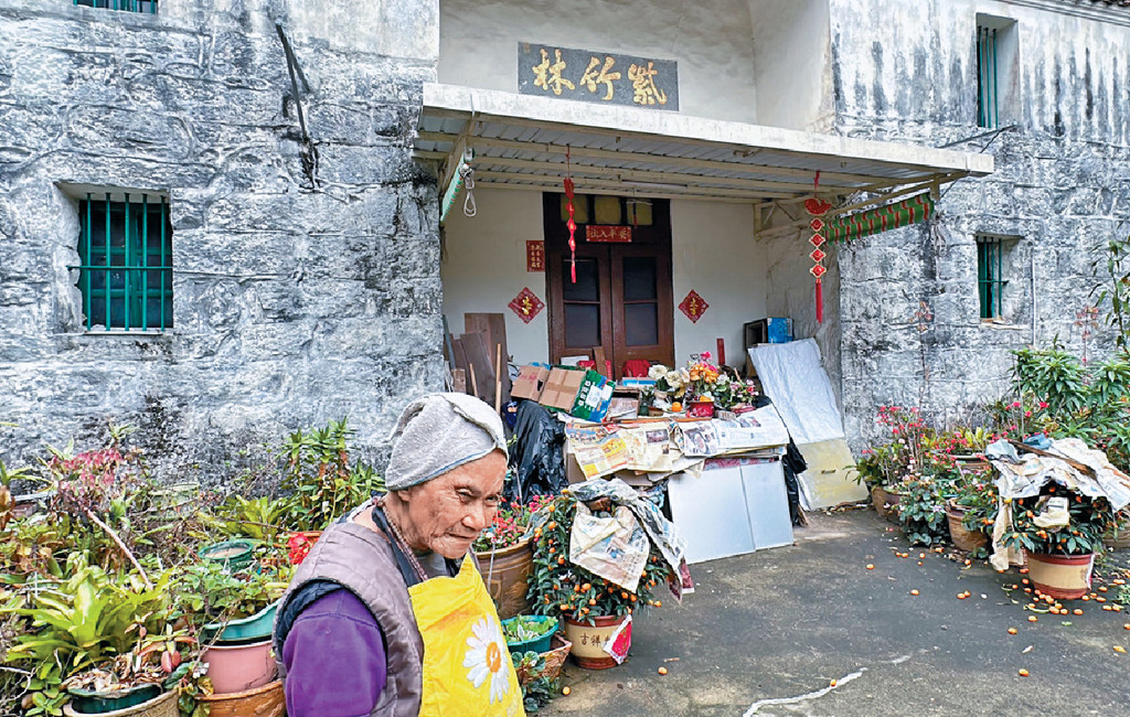 ■紫竹林被偷香油錢，女住持一臉無奈。  
