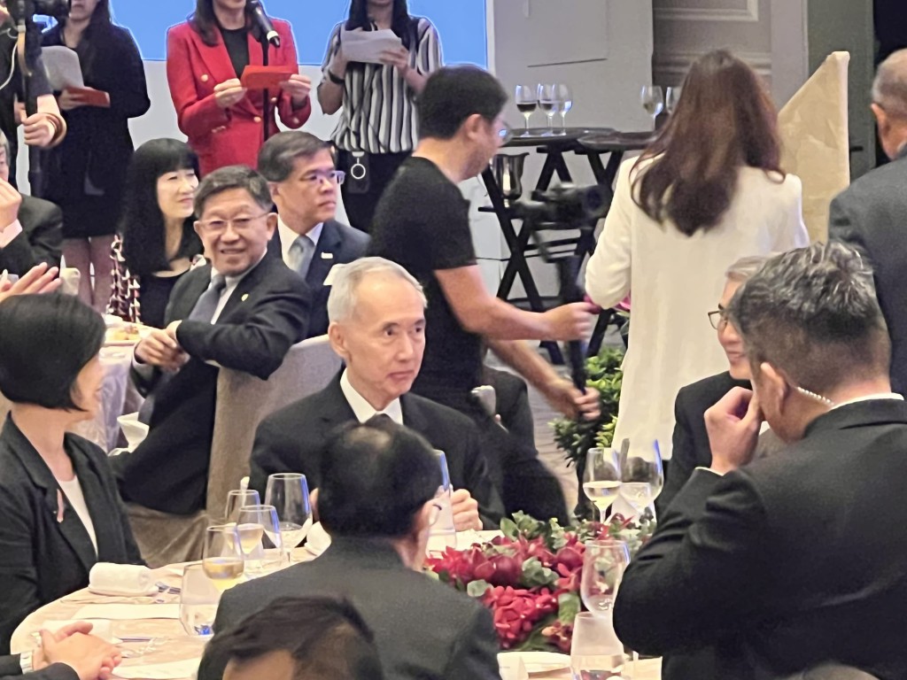 黄志祥今日出席新加坡工商联合总会举办的午宴并致辞。 郭咏欣摄