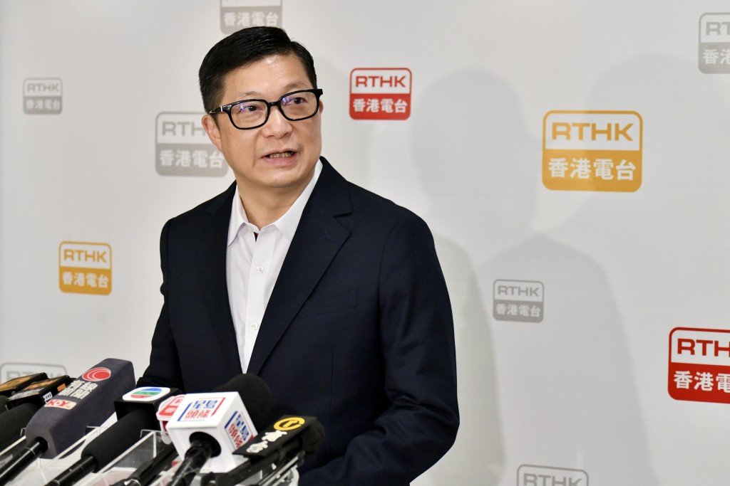 鄧炳強會見傳媒。盧江球攝 鄧炳強會見傳媒。盧江球攝