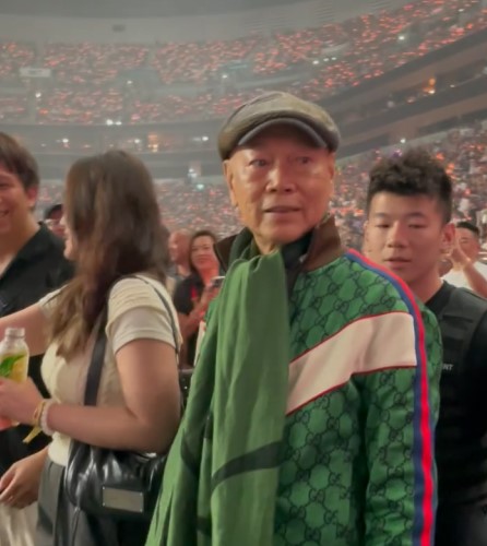 羅家英好精神笑容滿面。 羅家英好精神笑容滿面。