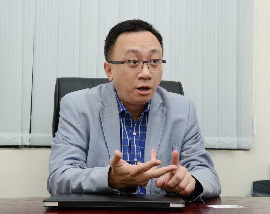 香港資訊科技商會榮譽會長方保僑指騙徒有機會使用假基台發送訊息。