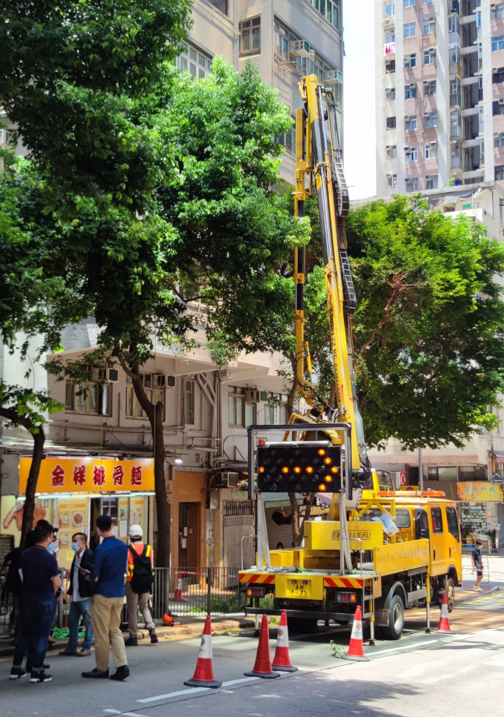 西環有吊船高處急墜,康文署技工一死一傷。