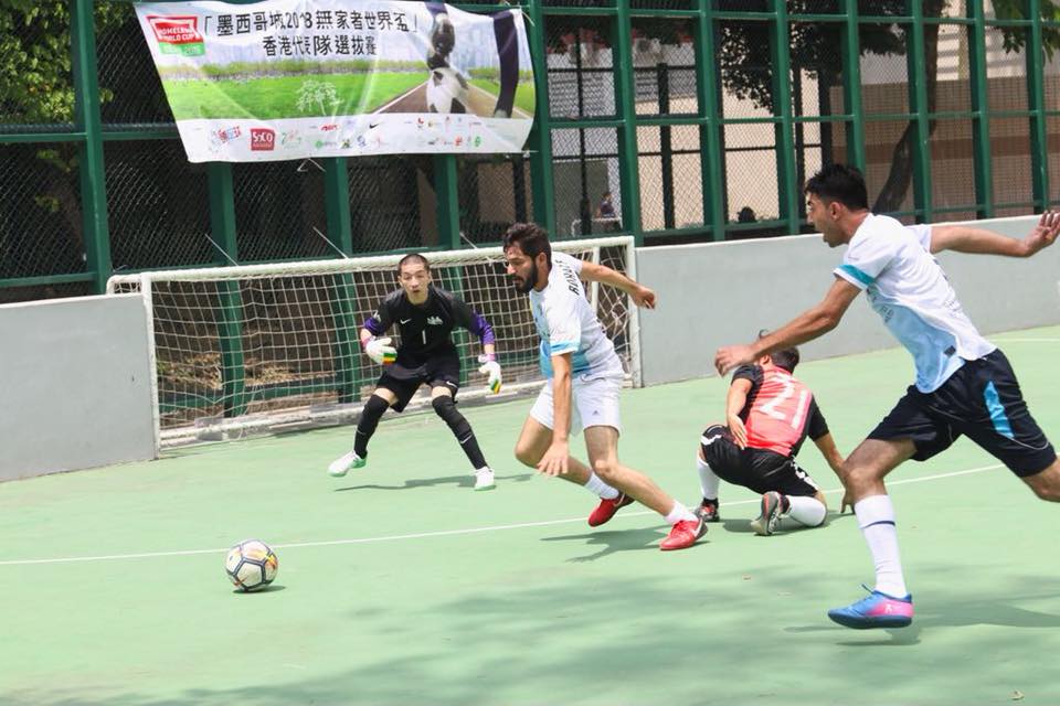 香港街头足球训练及派队出外参加无家者世界杯。