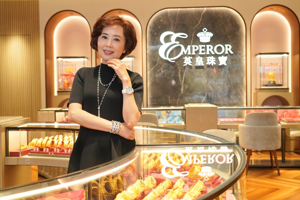 楊諾思透露香港市場會繼續發揮品牌展示與新品首發的重要角色,例如率先推出明星藝人聯乘款的合作系列。 楊諾思透露香港市場會繼續發揮品牌展示與新品首發的重要角色,例如率先推出明星藝人聯乘款的合作系列。