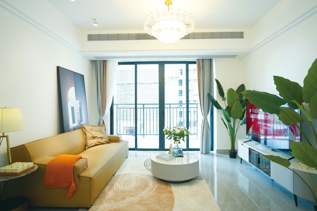 【現場實景】項目以現樓推售，可即買即住即收租即辦證，亦避免了爛尾風險。