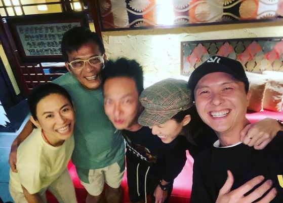 各人已飲醉。