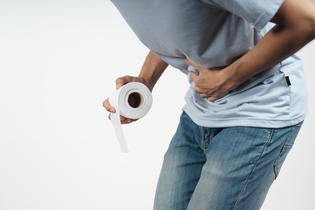 感染沙门氏菌可引致发烧及肠胃不适，例如呕吐、肚痛及腹泻等。iStock示意图，与事件无关